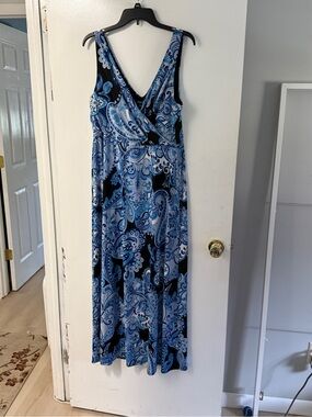 Blue Paisley Sleeveless Maxi Dress - Elegant V-Neck